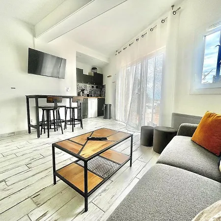 Le Tendance, Neuf Avec Wifi, Terrasse Et Parking A Apartmán